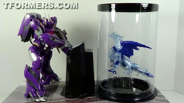 Video Review Transformers SDCC 2013 Exclusive Shockwave And Predaking Beast Hunters Figures  (8 of 10)